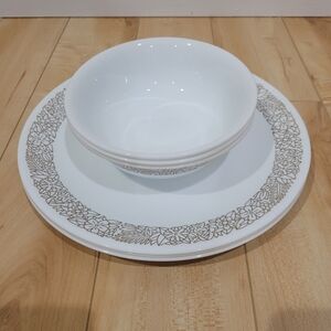 Corelle Woodland Brown, 3 Dinner Plates and 3 Bowls
